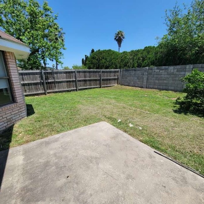 Building Photo - 581 Geraldine Ln