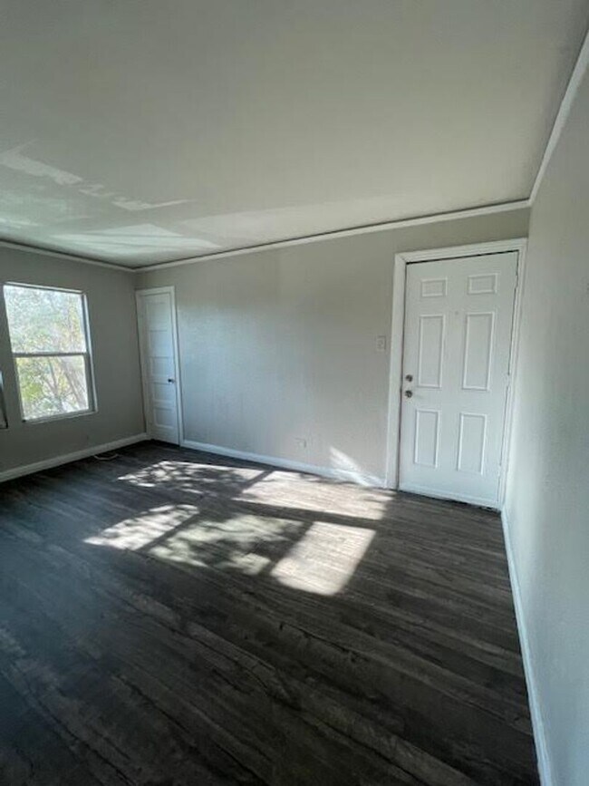 Building Photo - Spacious 1 bedroom apartment in the heart of Waco!