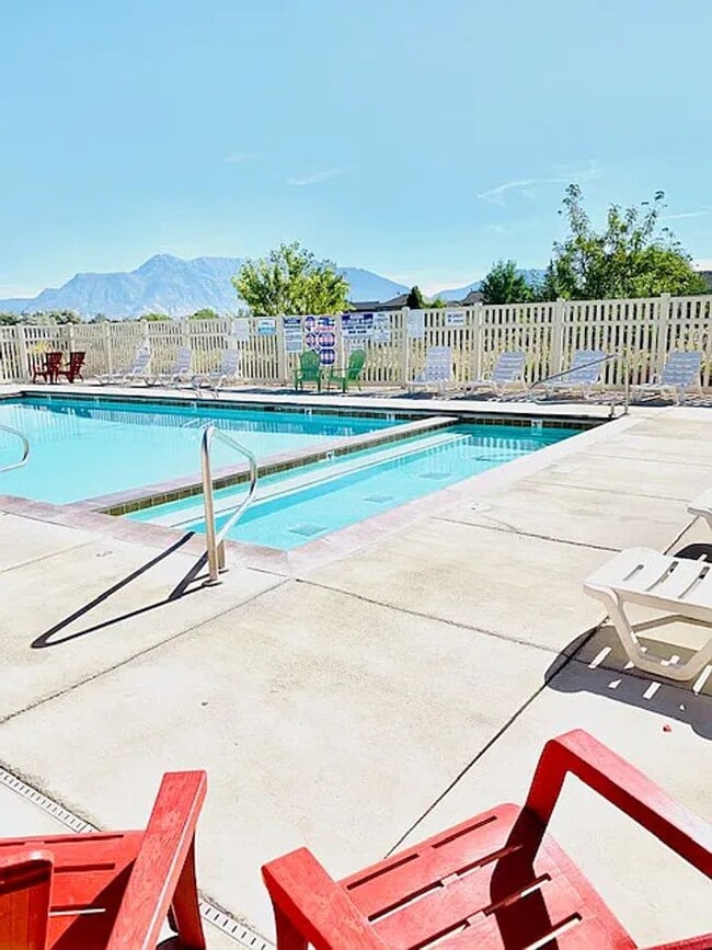 Building Photo - Luxurious Spacious layout in convenient Sa...