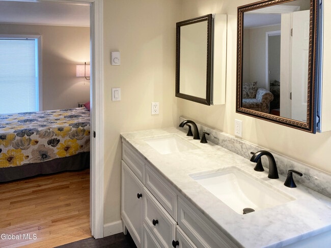 Building Photo - 157 Louden Rd