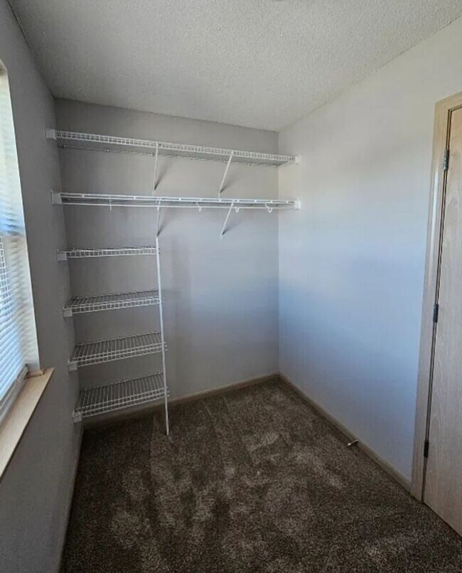 Building Photo - Great Location!!!!