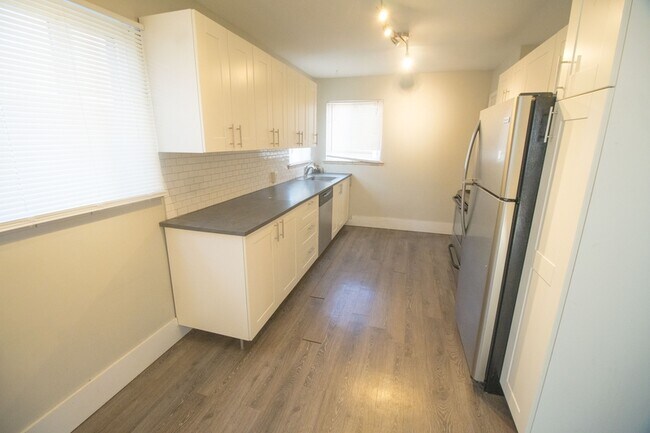 Building Photo - 2410 S Ogden St