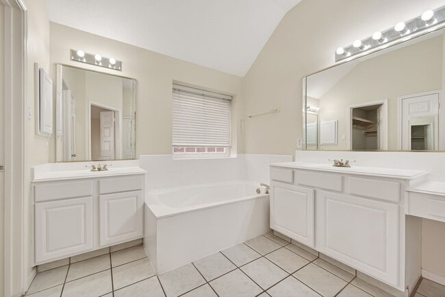 Building Photo - 11347 Corola Trail Dr