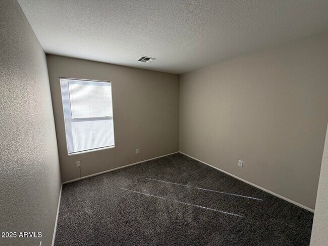 Building Photo - 16567 W Latham St