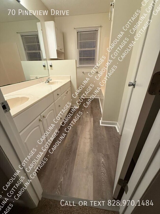 Building Photo - 70 Pine View Dr