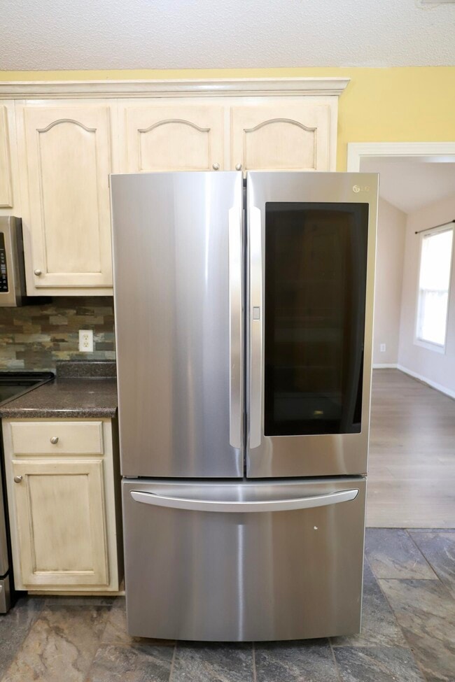 Building Photo - 2605 Turningleaf Ln