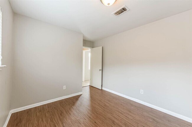 Building Photo - 5339 Castlecreek Ln