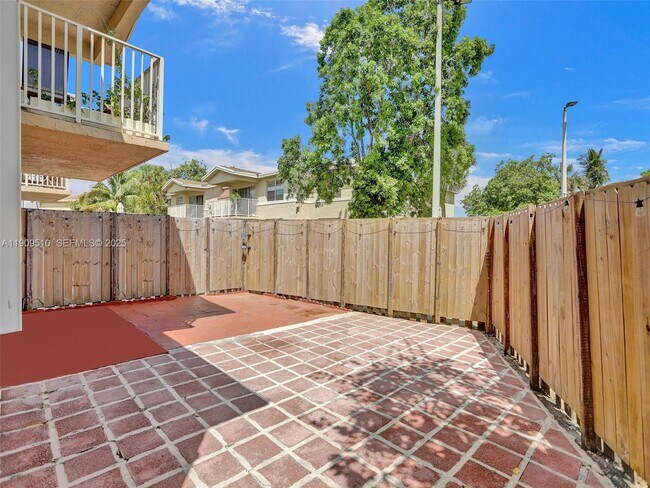 Building Photo - 4154 NW 79th Ave