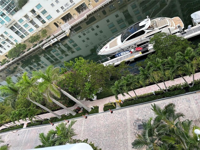 Building Photo - 16400 Collins Ave