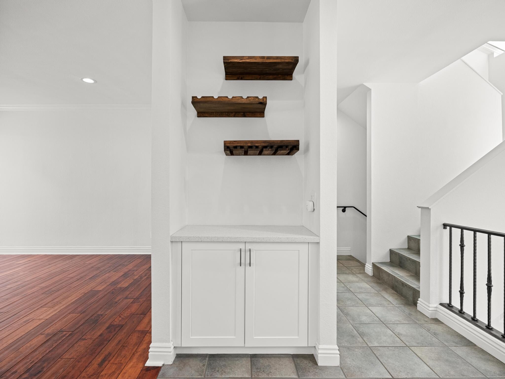 Building Photo - 501 Herondo St