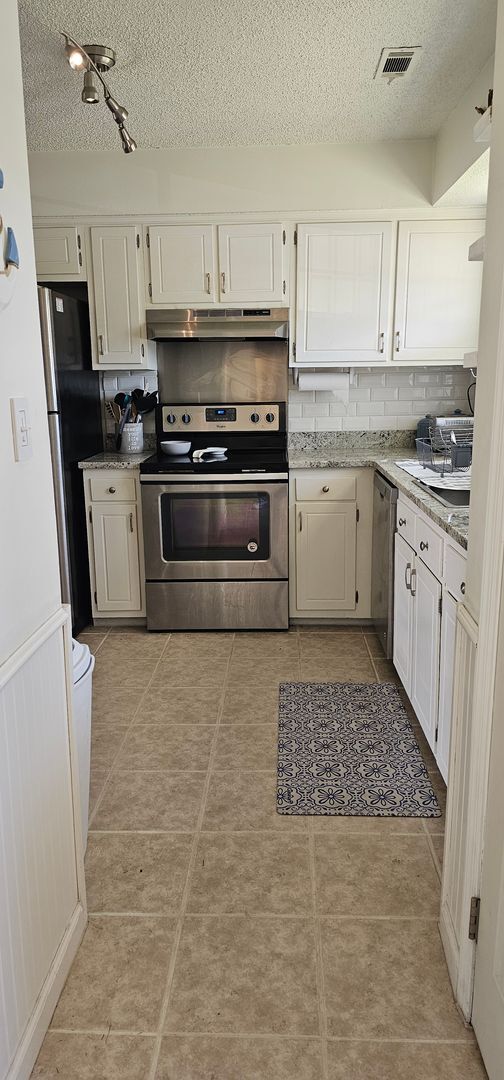 Building Photo - 1117 Fawn Drive – Townhome in Surfside, Long Term Rental!