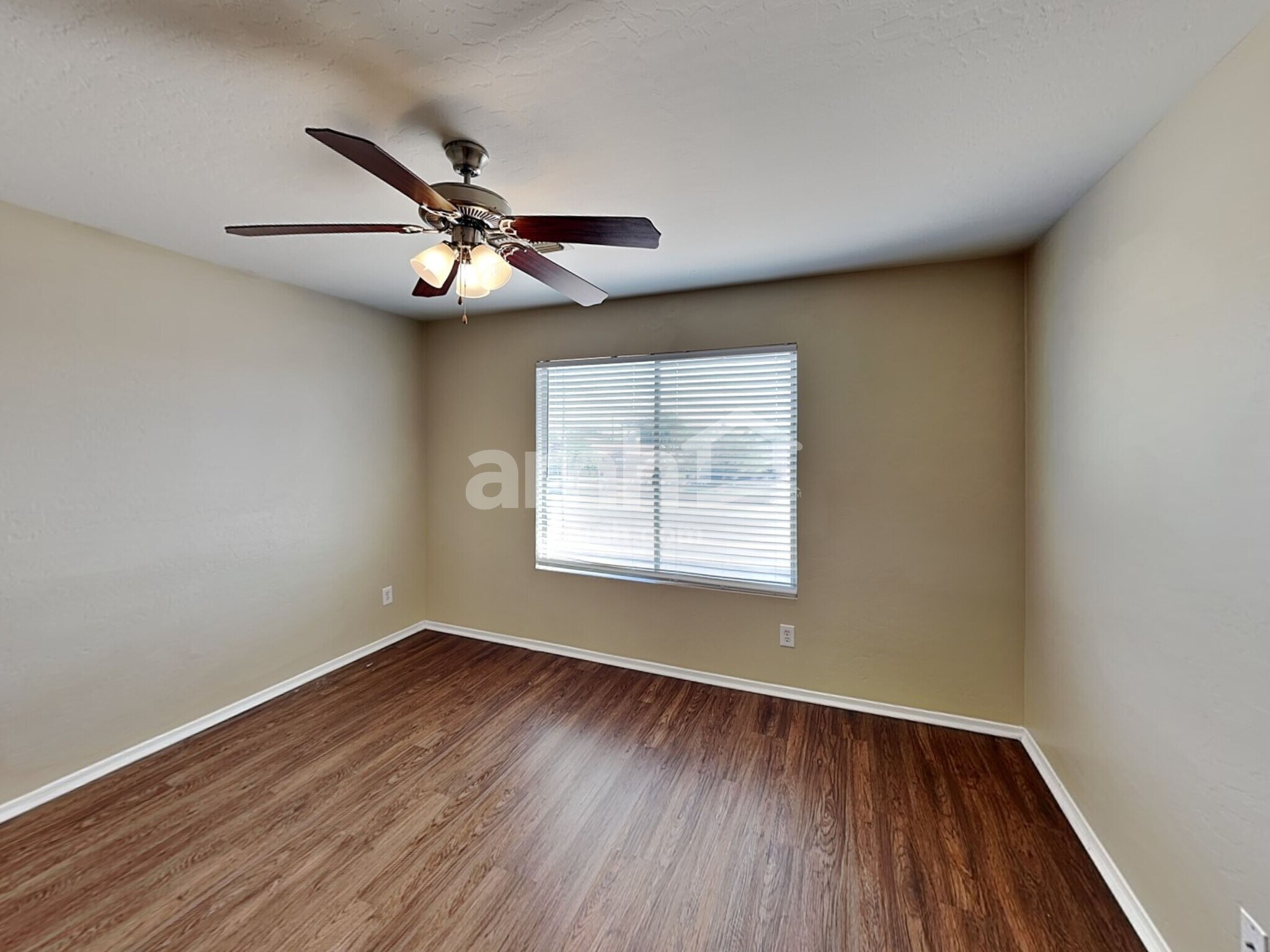 Building Photo - 1505 S 113th Dr