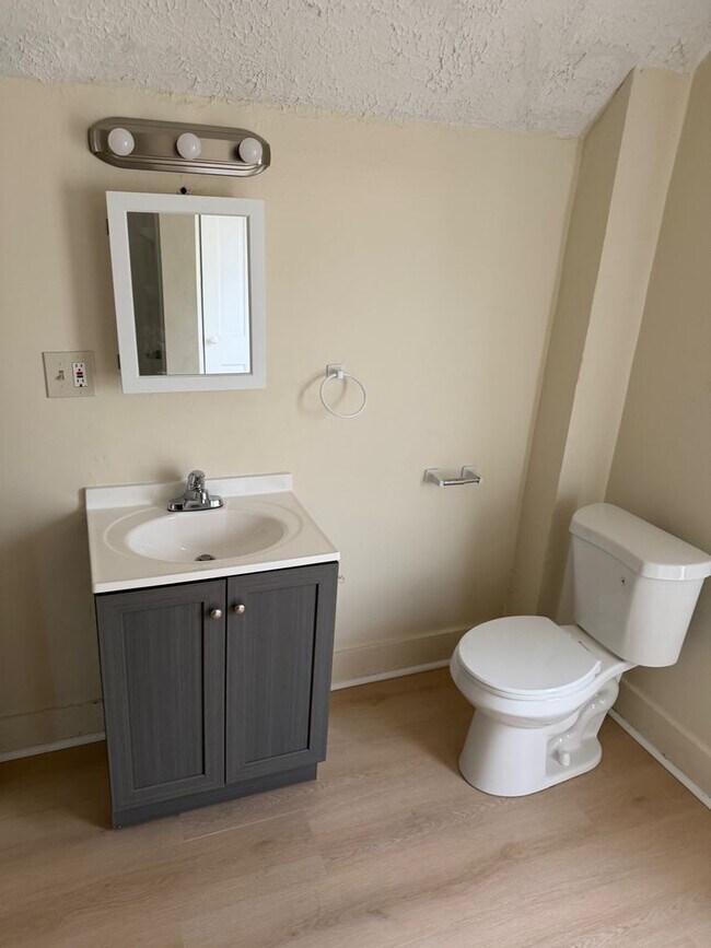 Building Photo - 149-151 2nd St SW