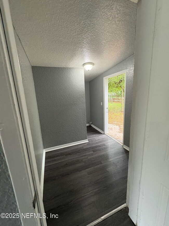 Building Photo - 2540 Spirea St