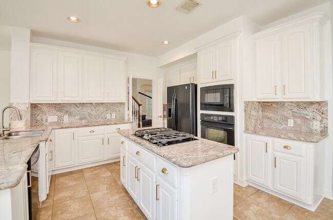 Building Photo - 5615 Bent Arbor Ln