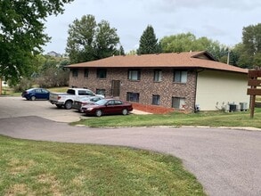 Building Photo - Rose Hill Apartments