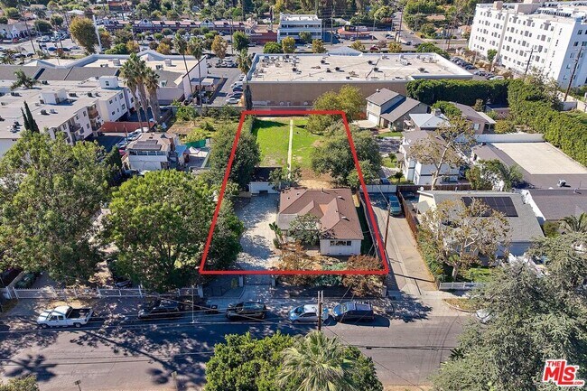 Building Photo - 6443 Columbus Ave