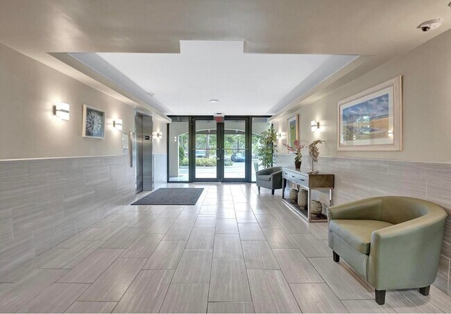 Building Photo - 955 Egret Cir