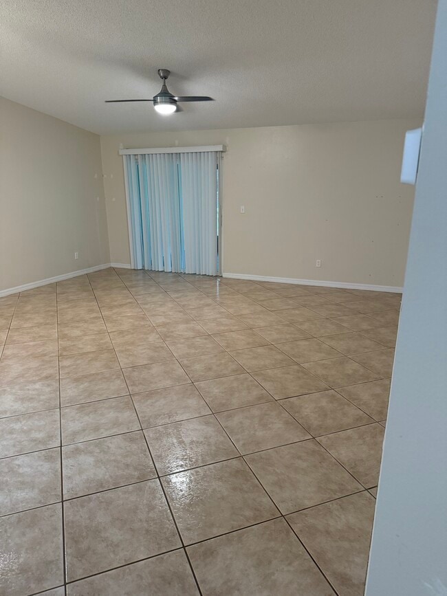 Building Photo - 5544 Wendy Lee Dr