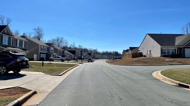 Building Photo - 263 Solstice Dr