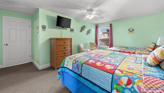 Building Photo - 6201 Padre Blvd