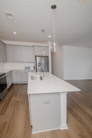 Building Photo - Spacious 4BR Single-level Home with Open Floor Plan & 2-Car Garage