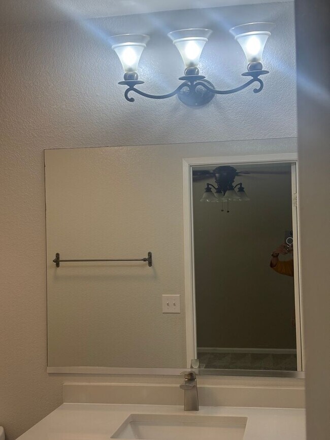 Building Photo - Awesome Property