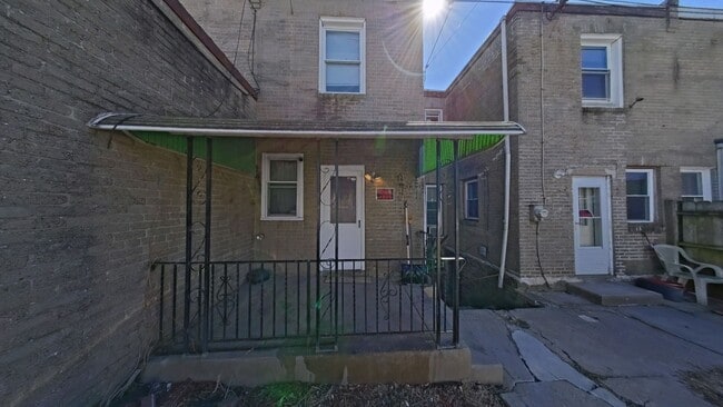 Building Photo - 6380 Marsden St