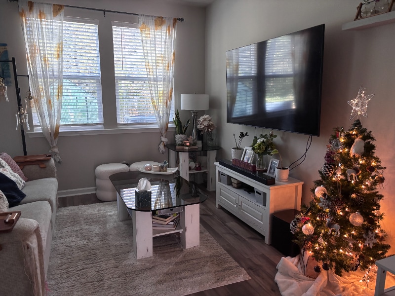 Building Photo - 8351 Child's Cove