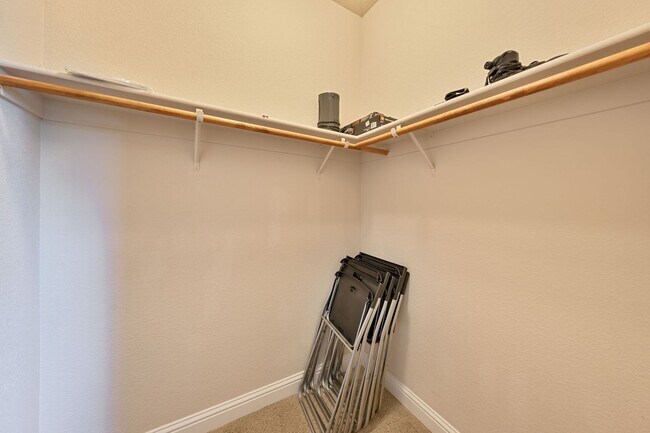 Building Photo - 9952 Spring View Way