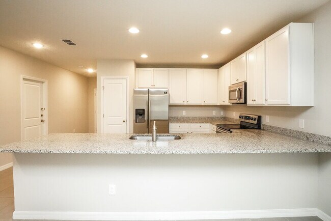 Building Photo - 18 Peterlee Ct