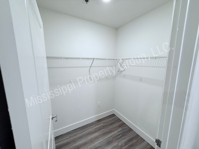 Building Photo - 3BR/3BA For Rent