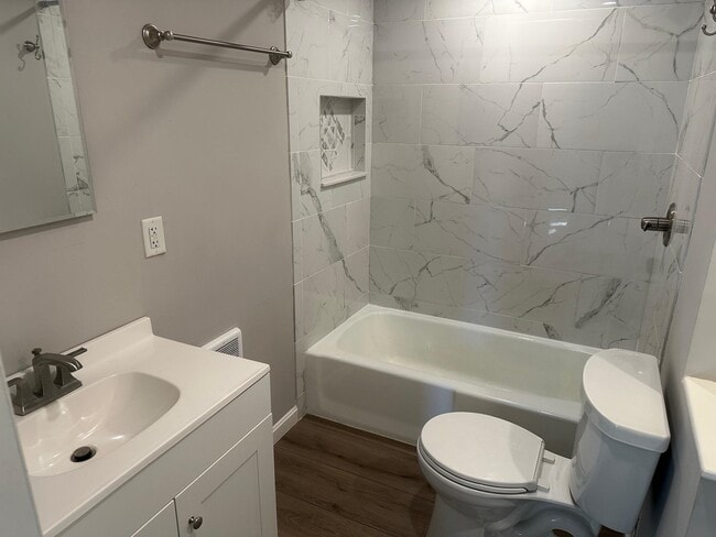 Building Photo - 2 Laperle Ave