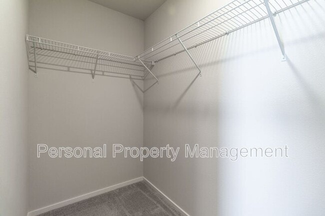 Building Photo - 242 N Layla Pl