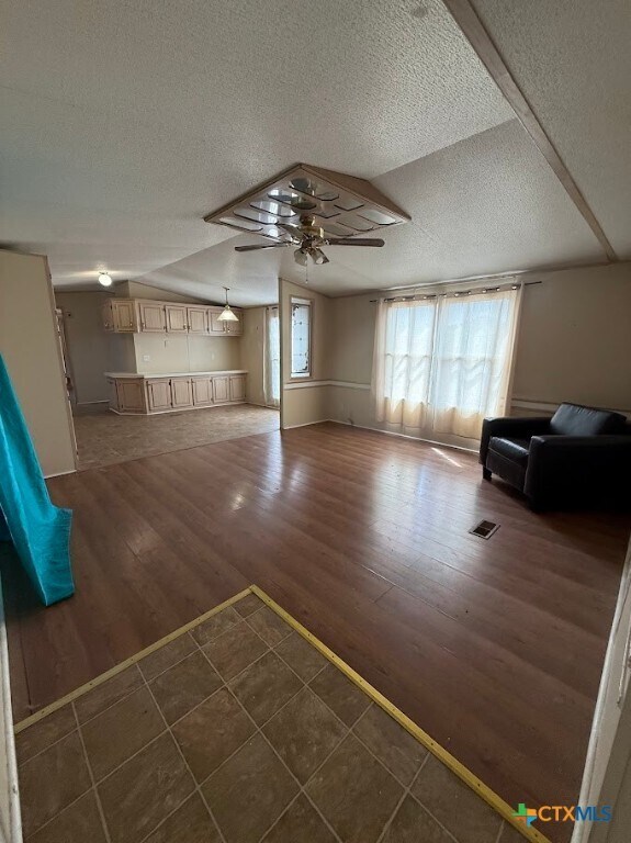 Building Photo - 1215 Cypress Dr