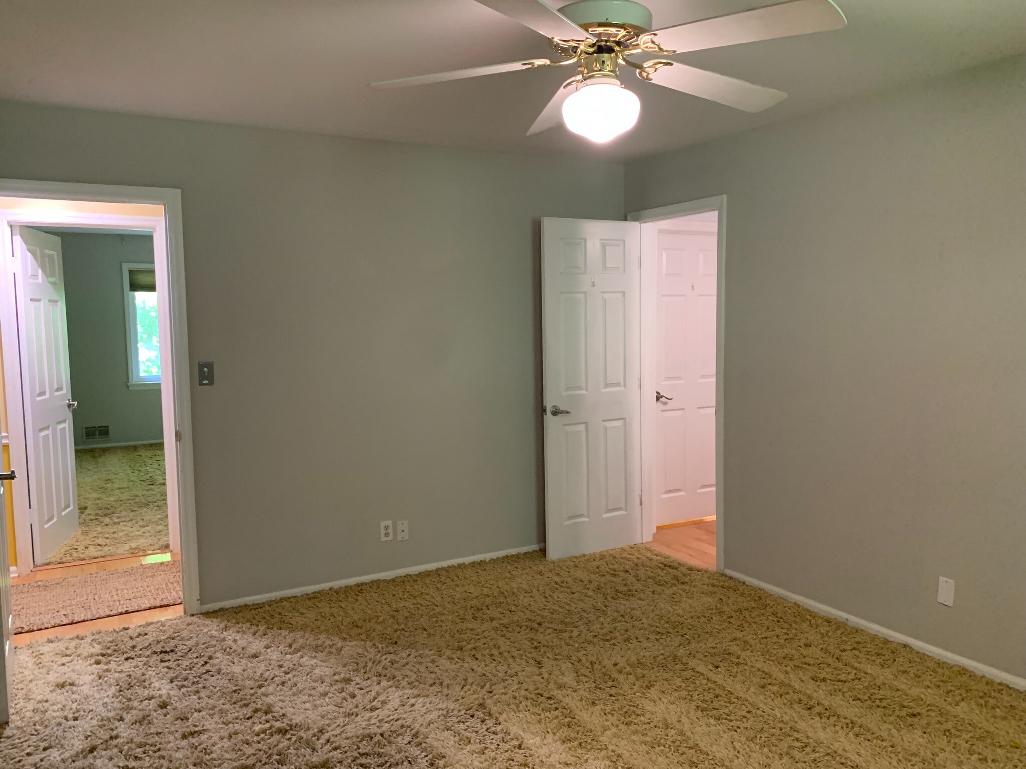 Building Photo - Room in House on Woodstock Rd