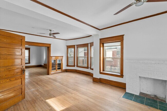 Building Photo - Historic Charm Meets Modern Living – Spacious 6-Bedroom in Prime KC Location! $3900.00