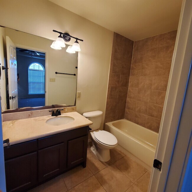 Building Photo - 1007 Emerald Valley Dr