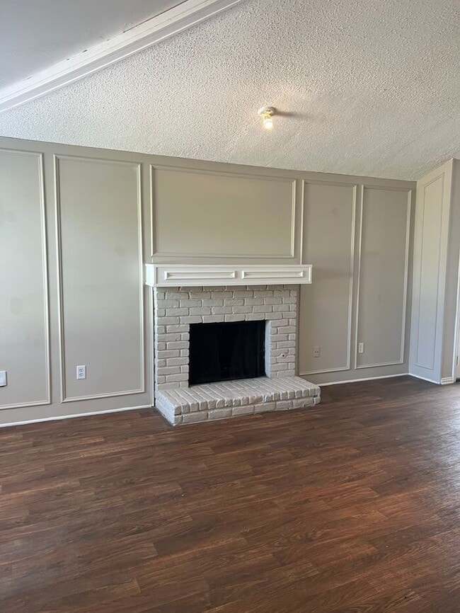 Building Photo - 11815 Garden Terrace Dr