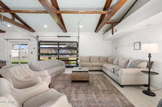 Building Photo - 1759 N Spring Cir