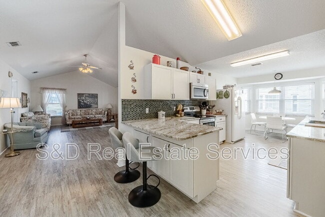 Building Photo - 6042 Seagull Ln