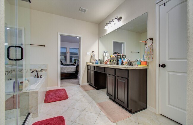 Building Photo - 2702 Fairfield Bend Pl