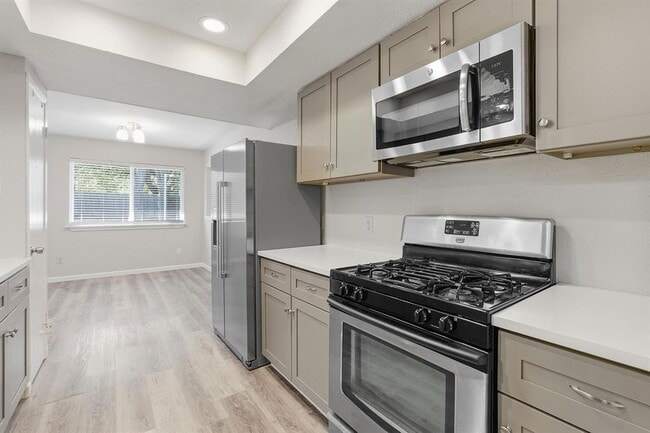 Building Photo - 3930 Leafield Dr