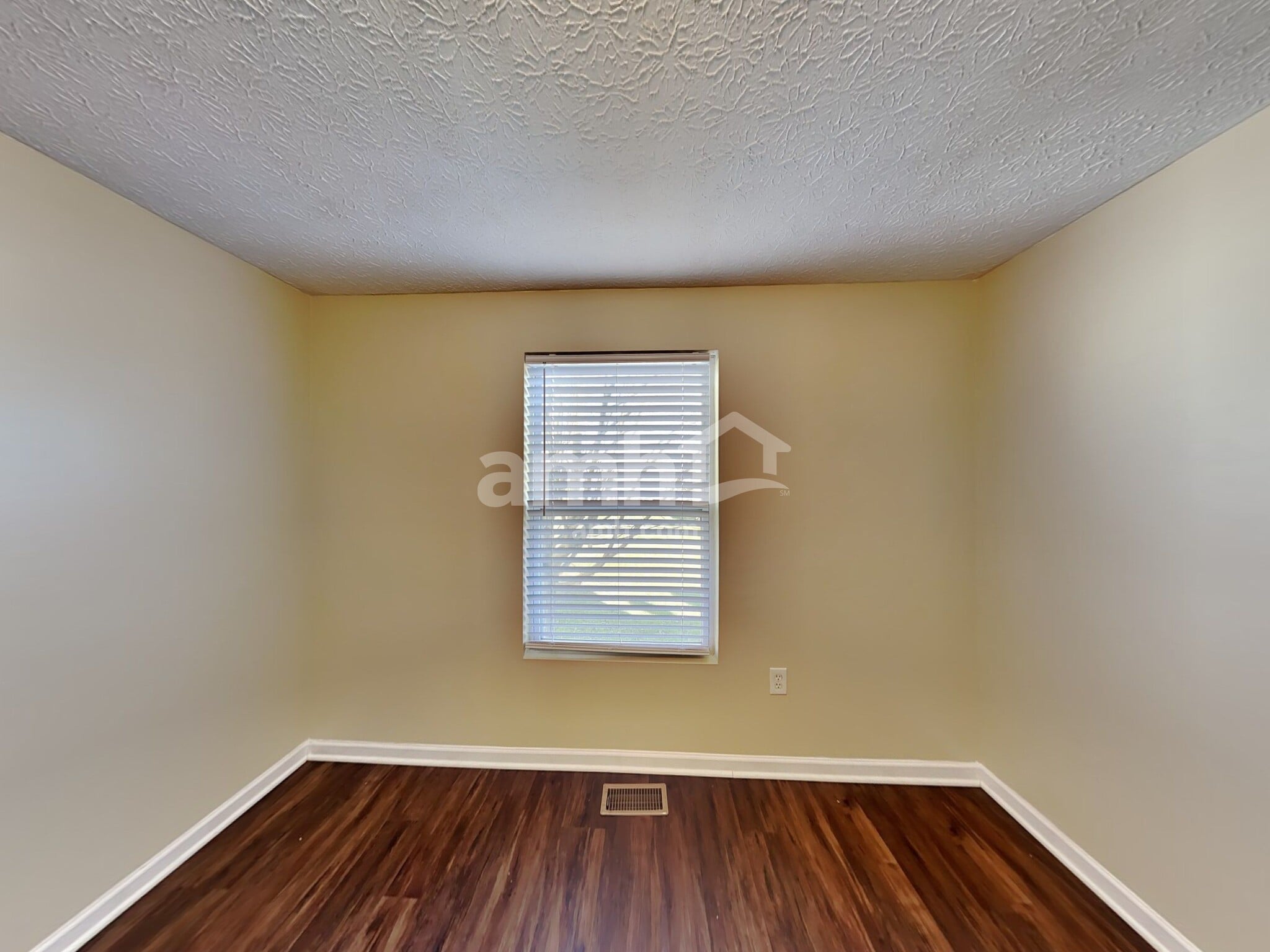 Building Photo - 456 Kathryn Dr