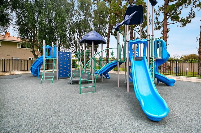 Building Photo - *NEW MOVE-IN SPECIAL | $500 OFF FIRST MONT...