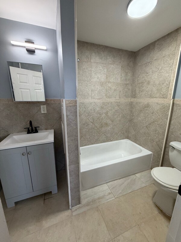 Building Photo - 320 S Orange Ave