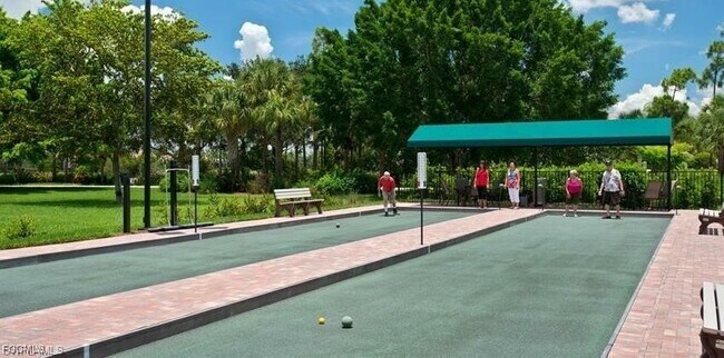 Building Photo - 9129 Links Dr