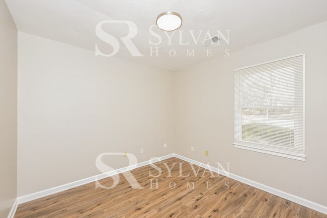 Building Photo - 10 Windmill Cir