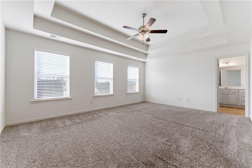 Building Photo - 413 Village View