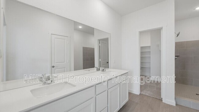Building Photo - 1304 Apron Trl